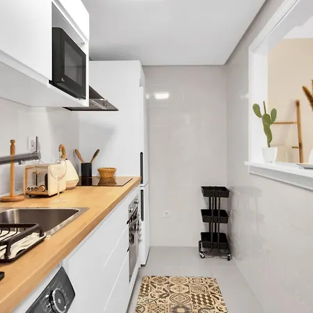 Apartment Coqueto Apartamento En El Corazon De Estilo Minimalista - Jacinto Benavente 16 4e *